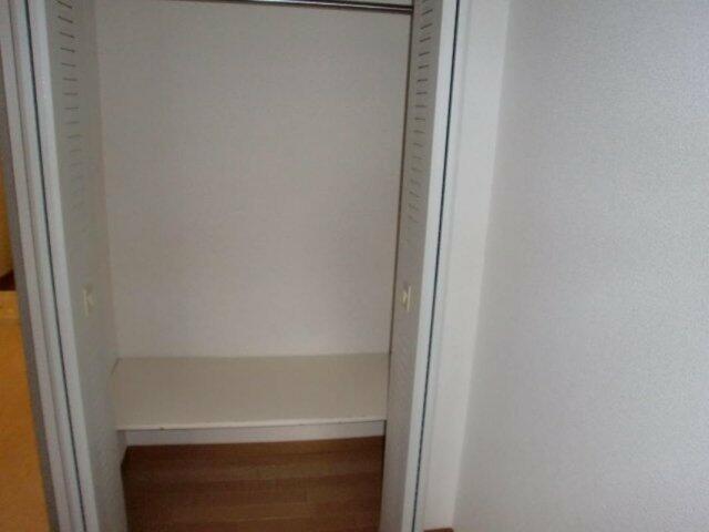 収納　クローゼット?
