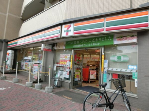 コンビニ　（コンビニ）まで500m