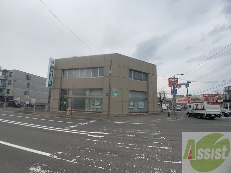 銀行　北海道銀行元町支店（銀行）まで828m