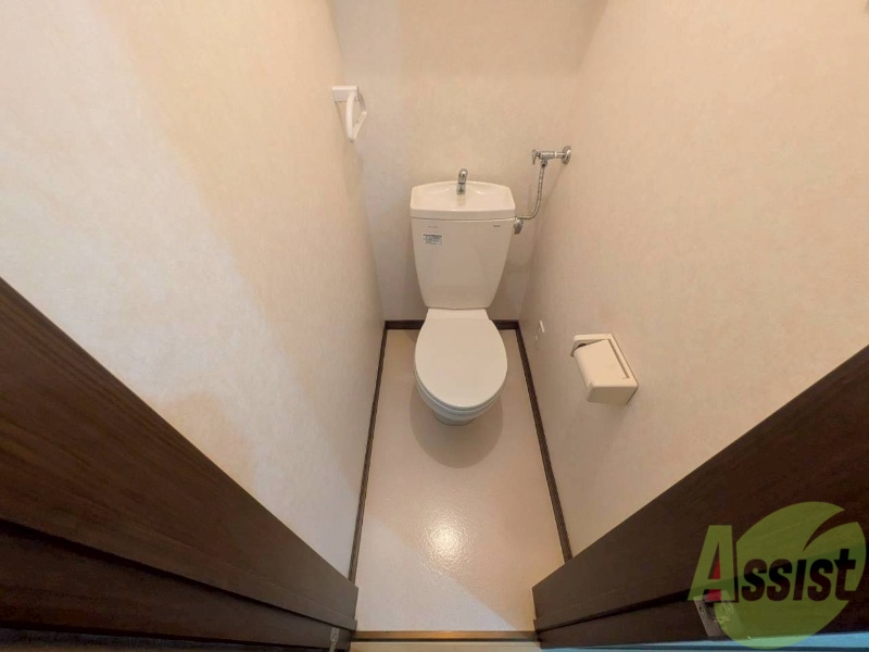 トイレ　こちらはトイレです。清潔感があり、安心して使用できます。