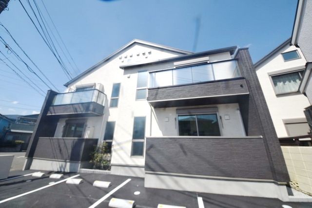 建物外観　お問い合わせはタウンハウジング千歳烏山店へ