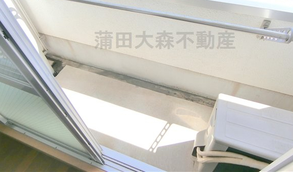 バルコニー　物干し金具付き南向きのバルコニー