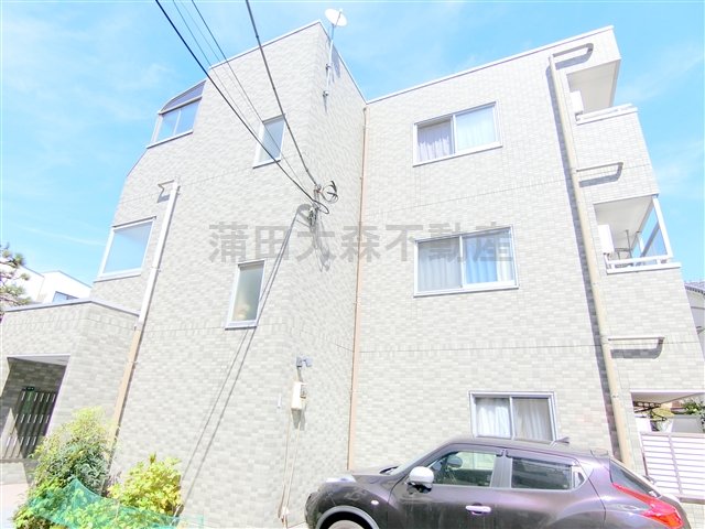 建物外観　2004年6月築　鉄骨造地上3階建てオートロック付きの人気賃