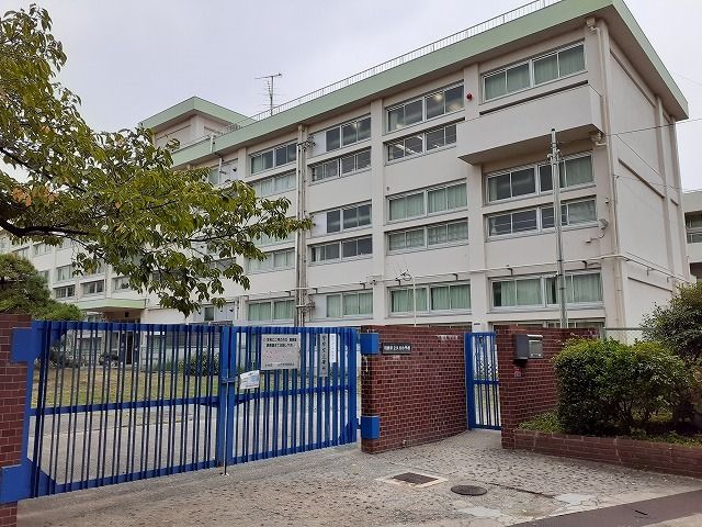 小学校　川西市立久代小学校（小学校）まで300m