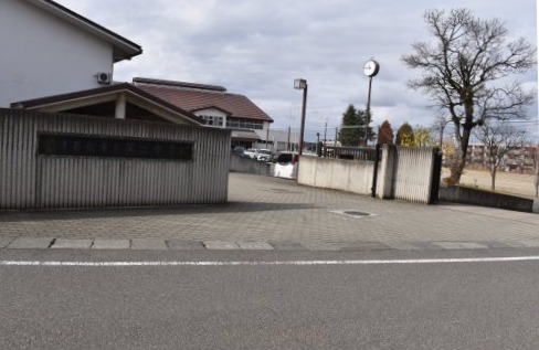 中学校　会津若松市立第二中学校（中学校）まで2767m