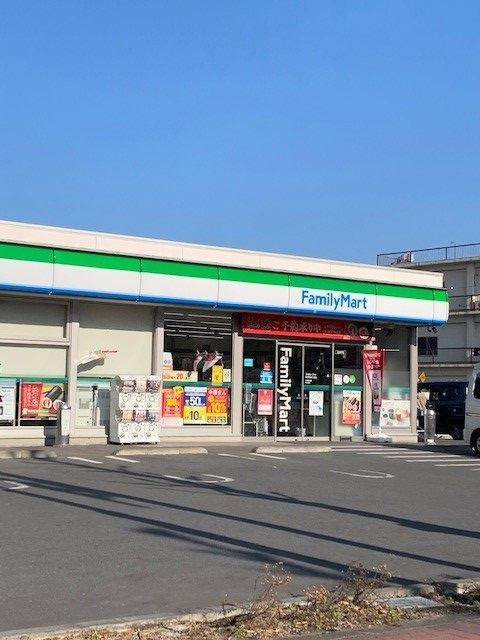 コンビニ　ファミリーマート東青梅４丁目店（コンビニ）まで600m