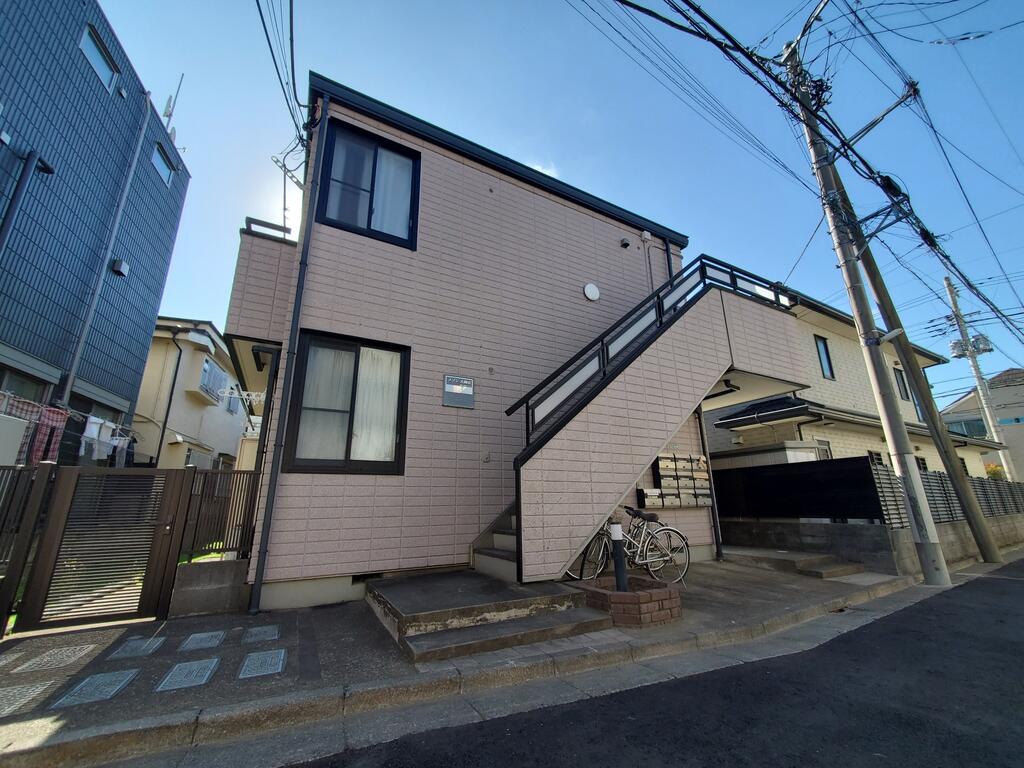 建物外観　駐輪スペースあります♪