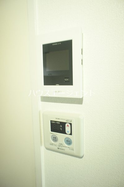 セキュリティ　TVモニター付きインターホンです。