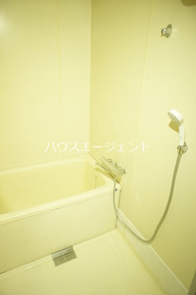 バス・シャワールーム　バストイレ別です。