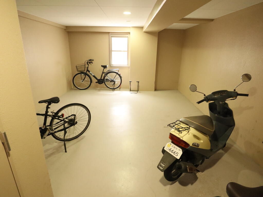 駐車場　駐輪場