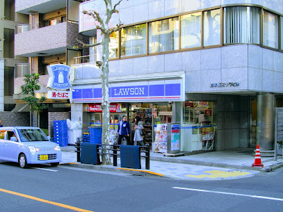 コンビニ　ローソン赤坂九丁目店（コンビニ）まで162m