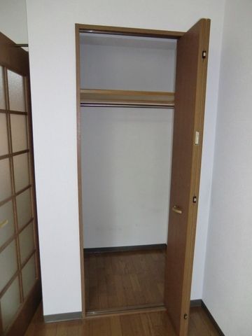 収納　奥行きあるクローゼット