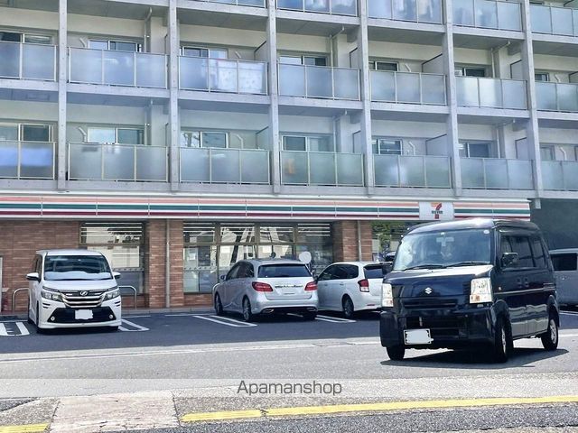 コンビニ　セブン－イレブン広島中広１丁目店（コンビニ）まで717m
