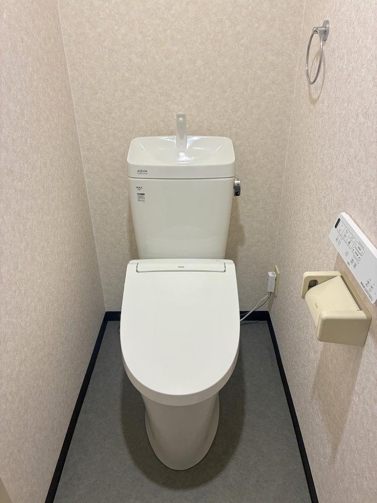 トイレ　温水洗浄便座付きで快適♪