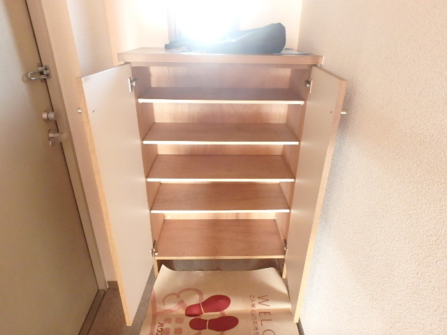 玄関　下駄箱付きの玄関