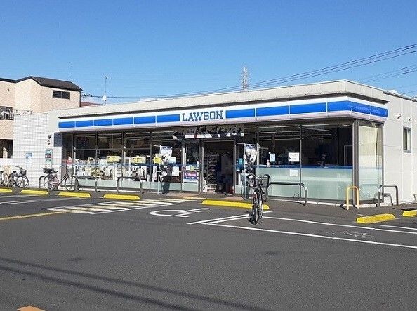 コンビニ　ローソン伊奈寿三丁目店（コンビニ）まで680m