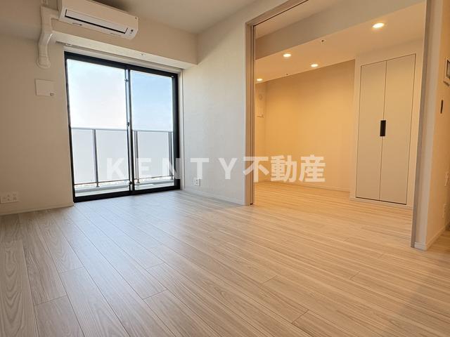 居室・リビング　こちらの居間で趣味の時間をお楽しみください