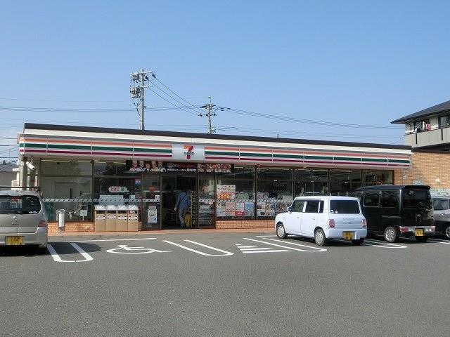 コンビニ　セブンイレブン若松鴨生田店（コンビニ）まで880m