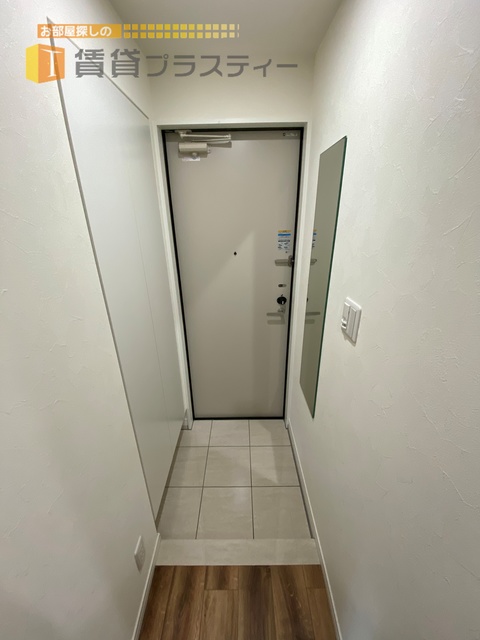 玄関　姿見付き