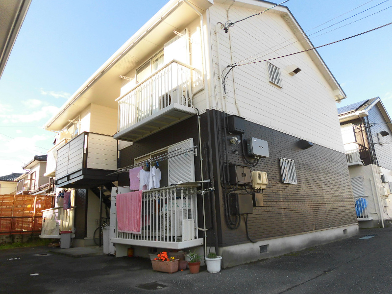 建物外観　全てが角部屋の１LDK物件