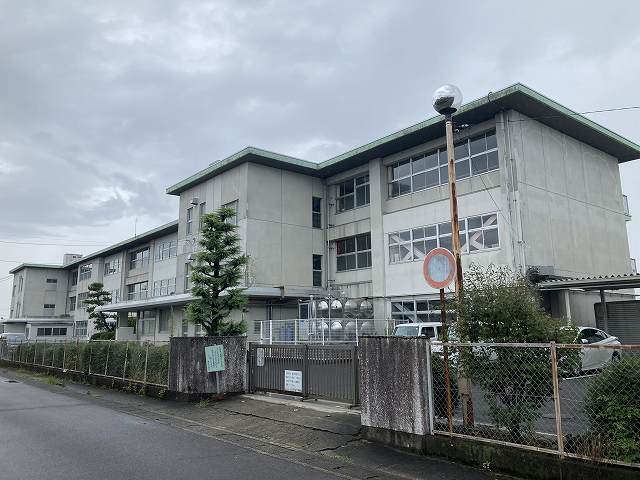 小学校　本巣市立弾正小学校（小学校）まで316m