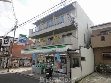 コンビニ　ファミリーマート中井東福寺店（コンビニ）まで404m