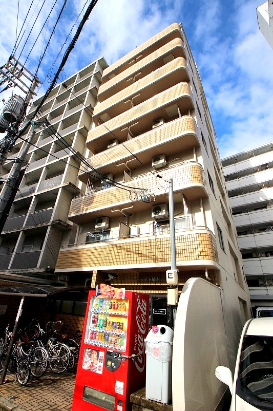 建物外観　明るい雰囲気の外観
