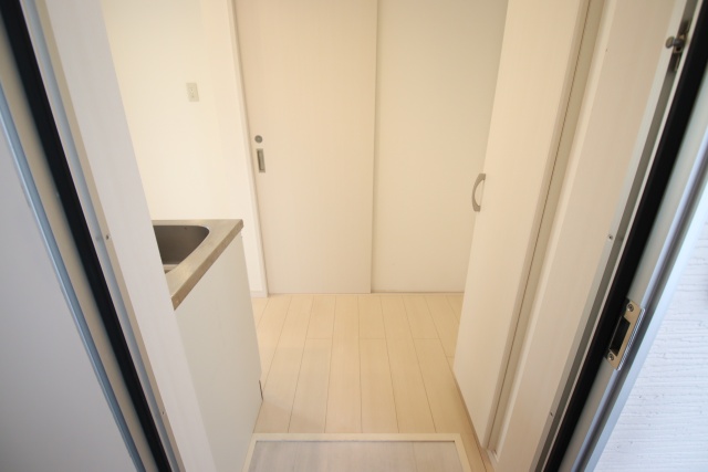 玄関　※他のお部屋の参考写真です