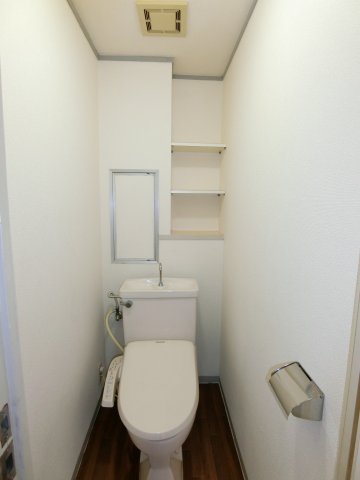 トイレ　清潔感のあるトイレです
