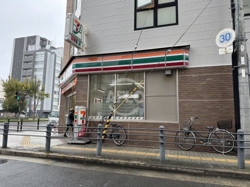 コンビニ　セブンイレブン 大阪生玉前町南店（コンビニ）まで100m