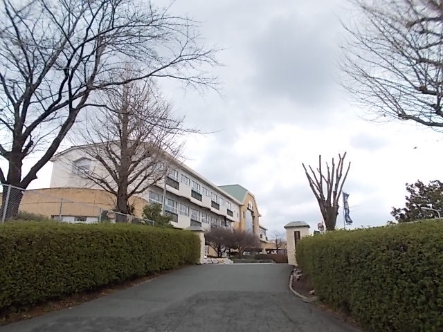 小学校　大津室小学校（小学校）まで64m