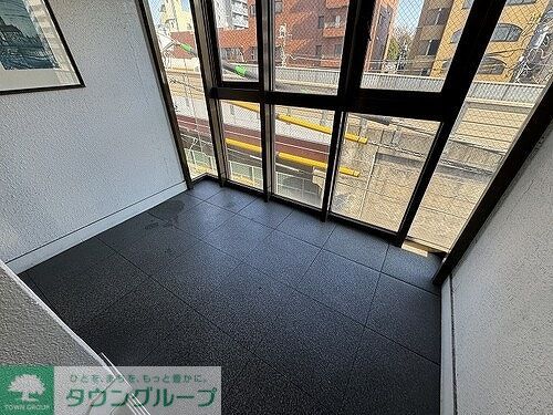 その他共有部分　踊場　※2023年12月撮影