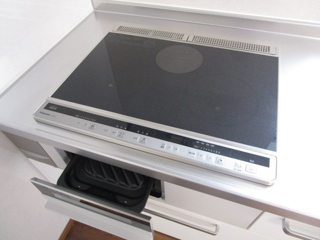キッチン　2口IHクッキングヒーターグリル付き