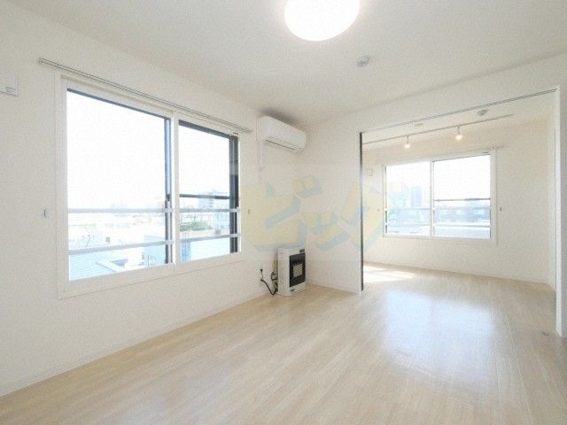 居室・リビング　☆9.8帖の広々としたリビングです！