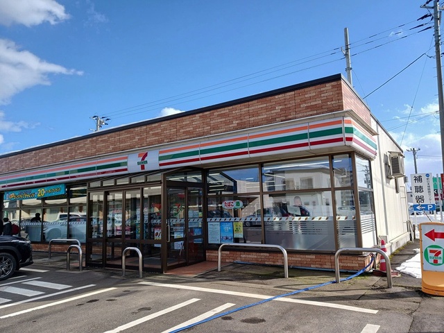コンビニ　セブンイレブン大館御成町店（コンビニ）まで515m
