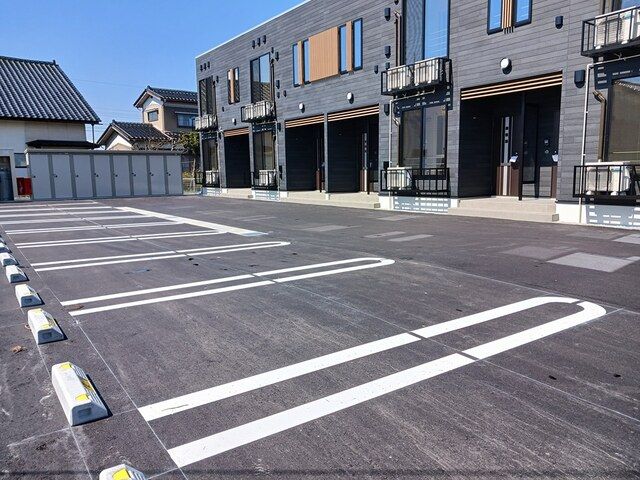 駐車場　車をお持ちの方に嬉しい駐車場付きの物件です