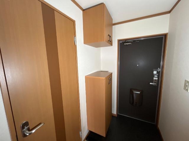 玄関　下駄箱
