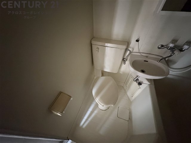 トイレ　ユニットバスになっている為、掃除が簡単です！