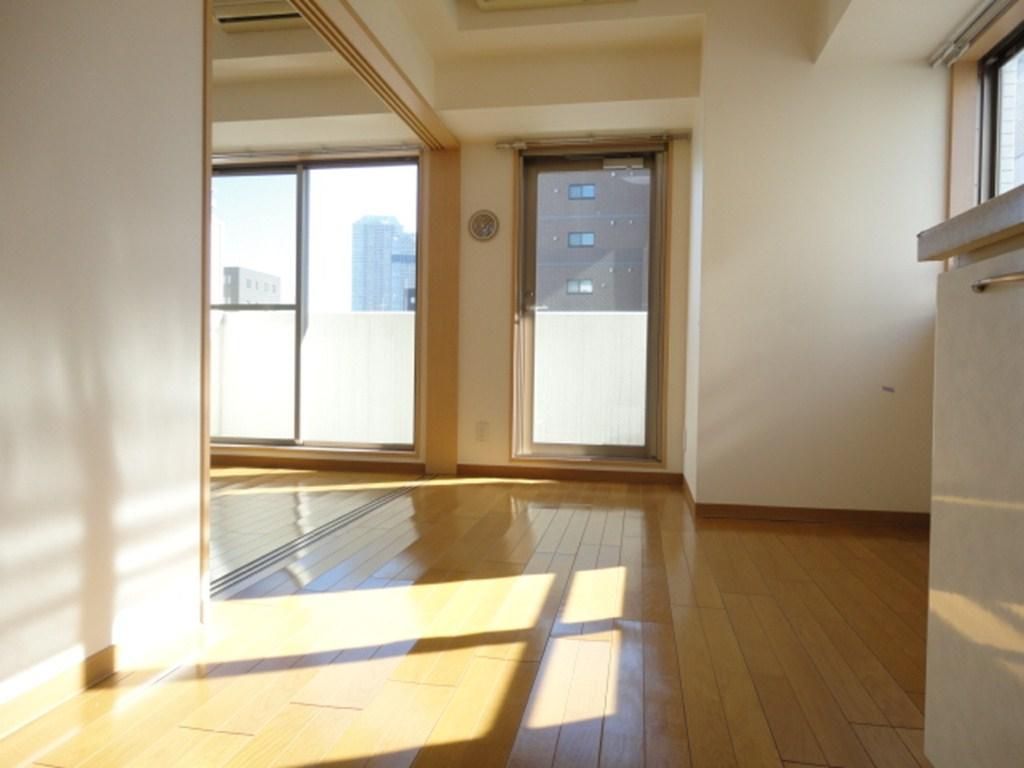 居室・リビング　写真は同タイプ住居です。