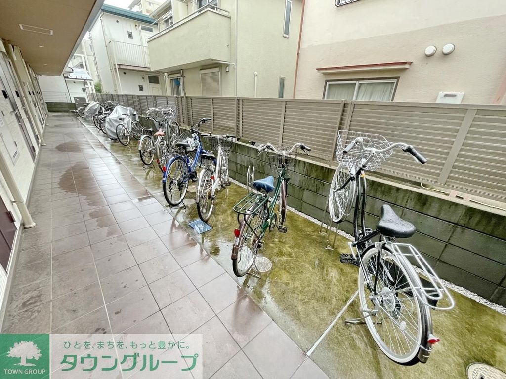 駐車場　トイレ