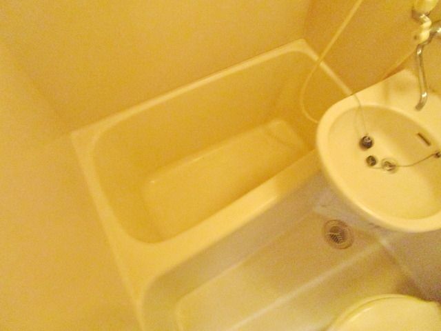 バス・シャワールーム　同物件他号室の写真です