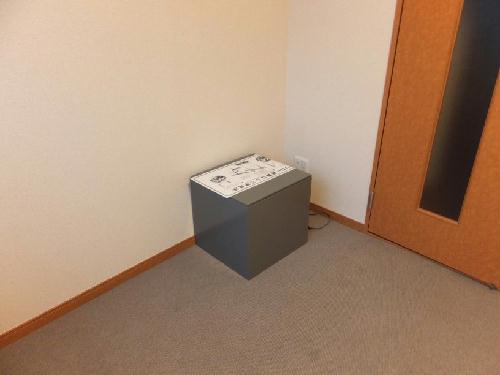 その他　室内に避難用はしごの設置あり
