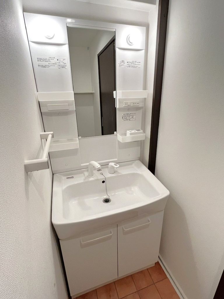 洗面設備　※代表タイプの写真のため実際と異なる場合がございます