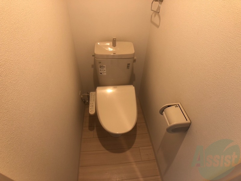 トイレ　シャワートイレになっているので快適です！