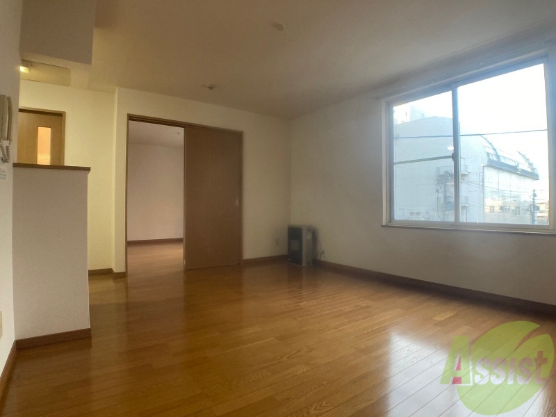 居室・リビング　広くてキレイなお部屋が広がっていて、充実した生活が送れそう。