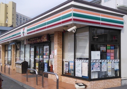 コンビニ　セブンイレブン川崎子母口東店（コンビニ）まで246m