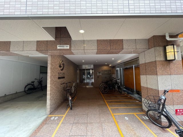 エントランス　建物の内部です