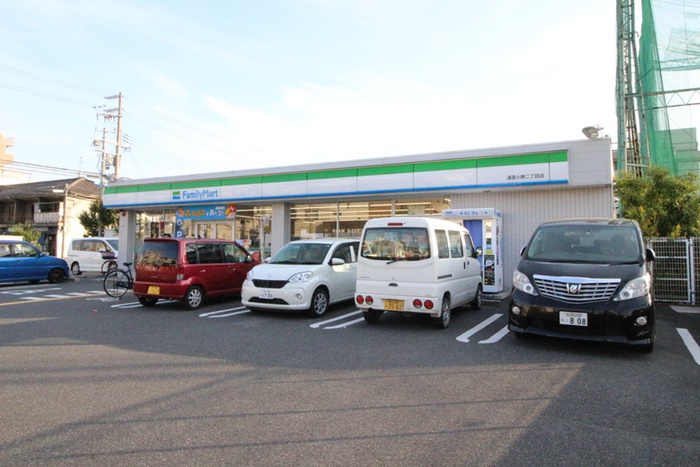 コンビニ　ファミリーマート 遠里小野二丁目店（コンビニ）まで150m