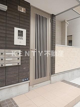 エントランス　落ち着いたエントランスです