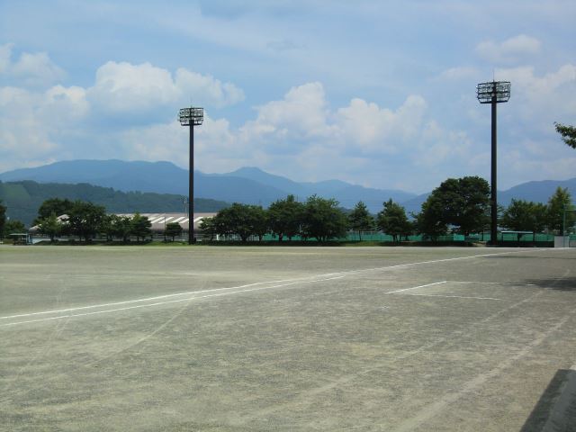 公園　あずさ運動公園（公園）まで880m